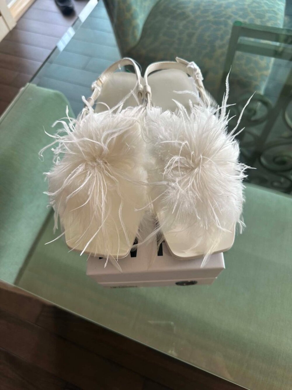 NEW JW PEI WHITE FLUFFY SANDALS - SIZE: 8